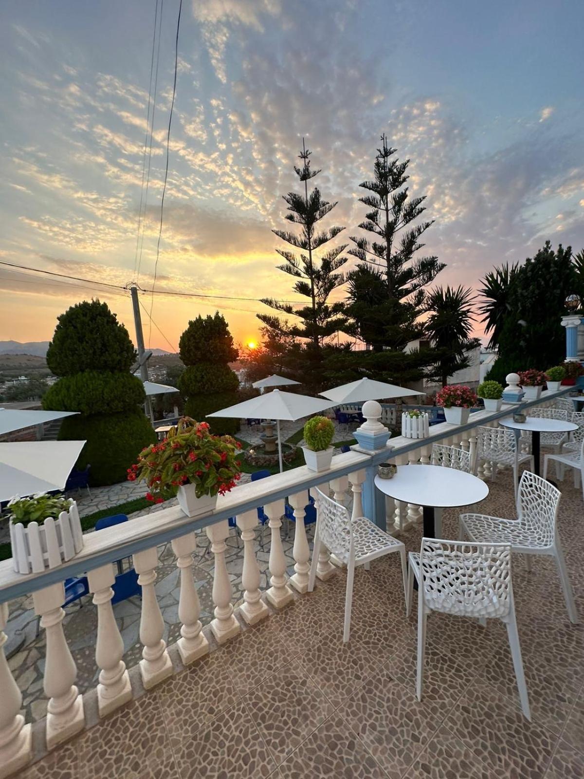 קסאמיל Esmeralda Hotel & Restaurant מראה חיצוני תמונה